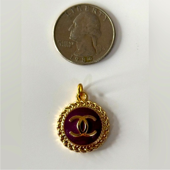 Chanel Purple and Gold Pendant zipper pull - Picture 1 of 1